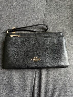 BNWT Coach Double Zip Wristlet
